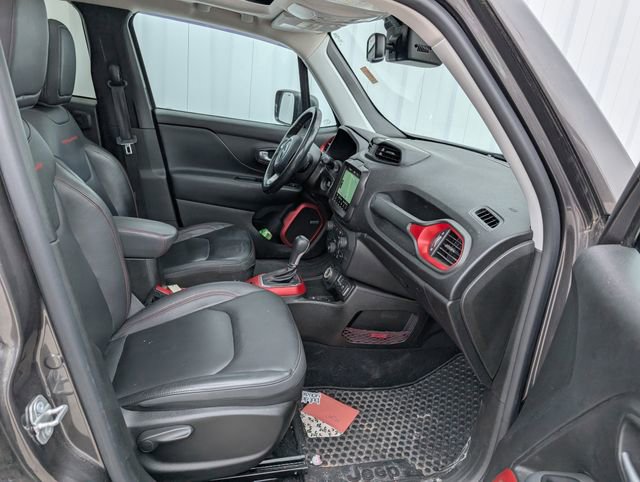 Used 2021 Jeep Renegade Trailhawk w/ Sun & Sound Group AWD/4WD image 19