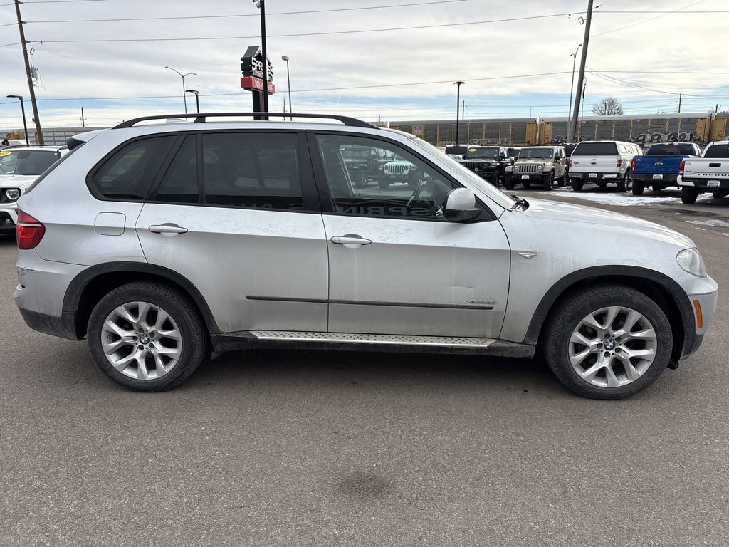 Used 2011 BMW X5 xDrive35i image 4