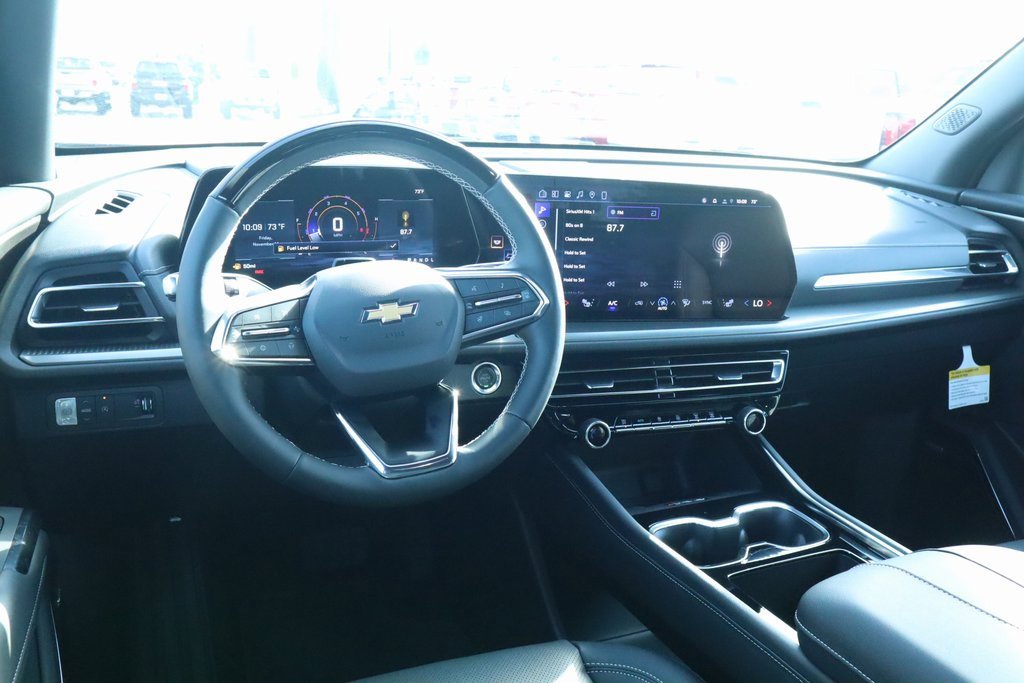 New 2026 Chevrolet Traverse LT image 2