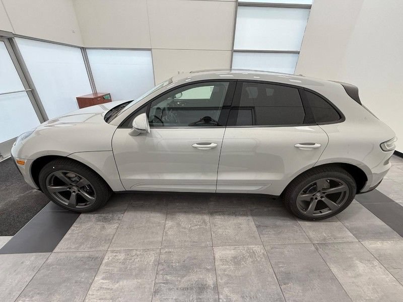 New 2026 Porsche Macan AWD/4WD image 2