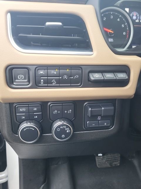 Used 2021 Chevrolet Suburban Premier w/ Premium Package image 10