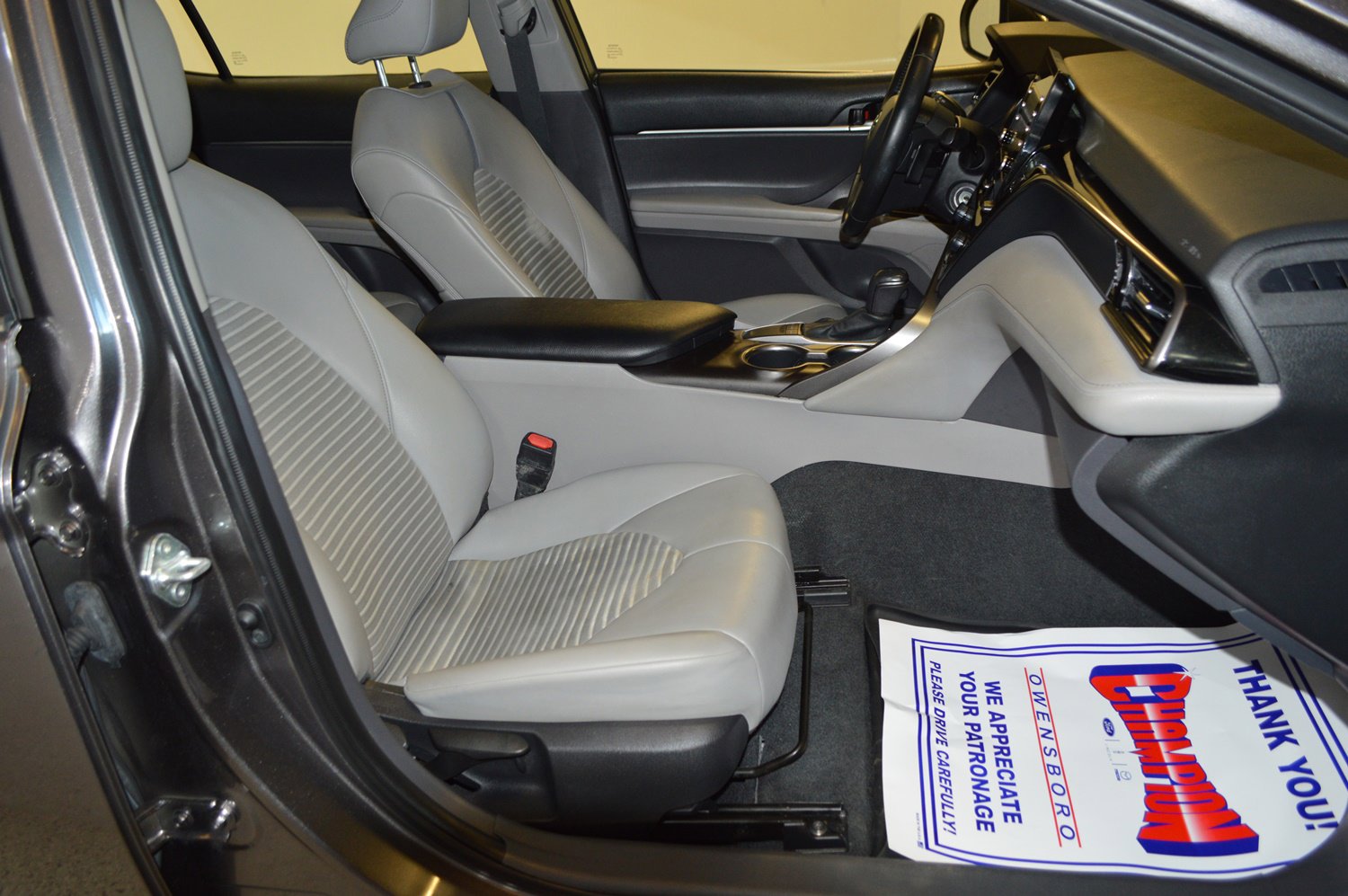 Used 2022 Toyota Camry SE image 11