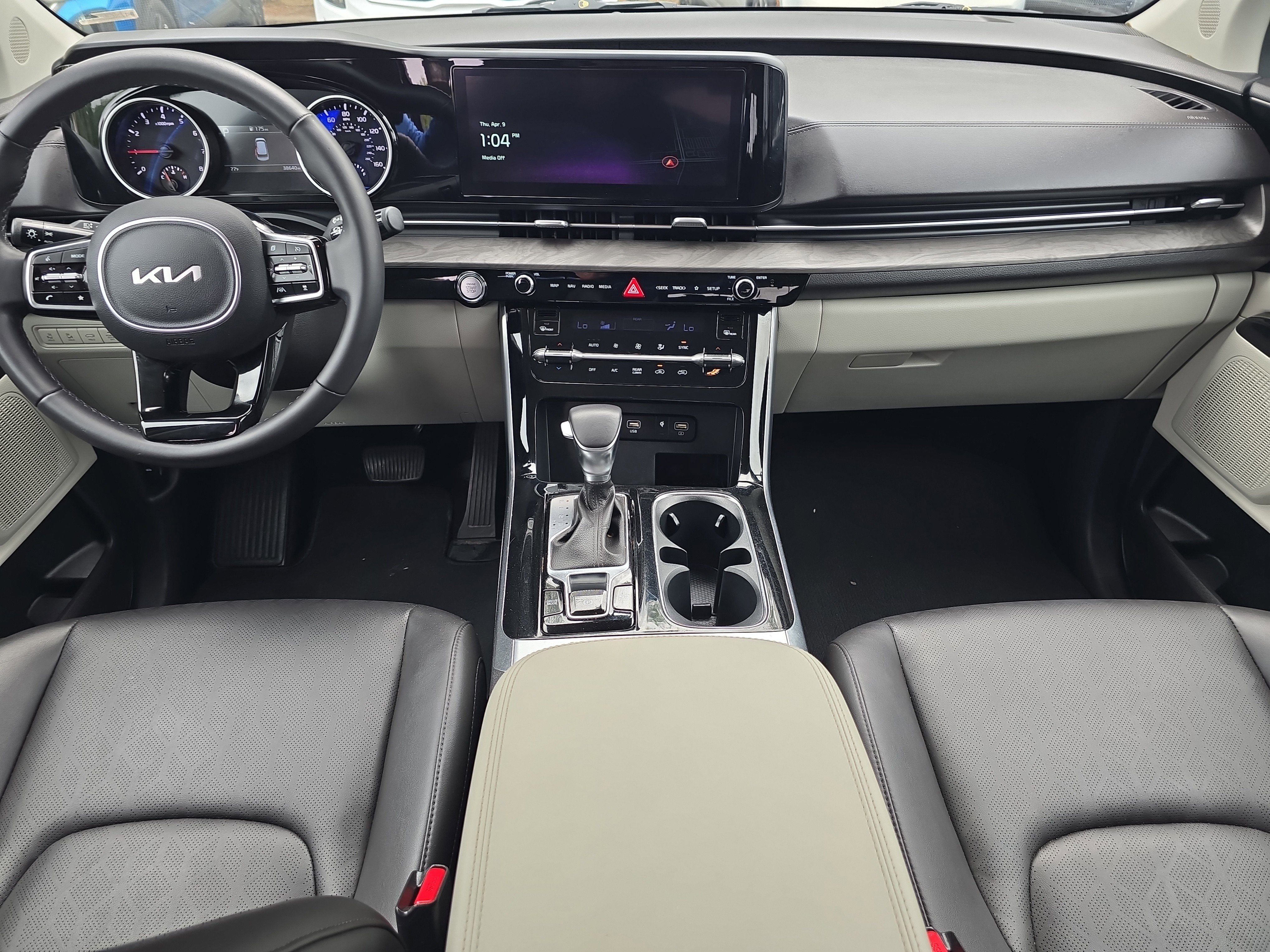 Certified 2023 Kia Carnival EX image 13