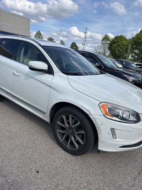 Used 2016 Volvo XC60 T6 Platinum image 2