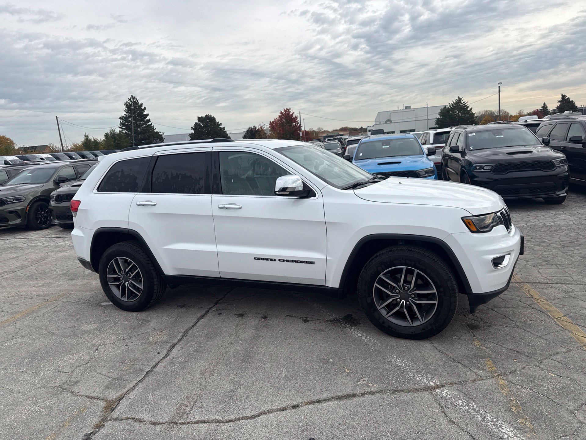 Used 2019 Jeep Grand Cherokee Limited w/ Luxury Group II AWD/4WD image 5