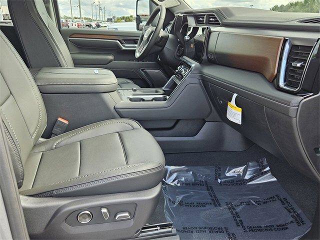 New 2025 GMC Sierra 3500 Denali w/ Denali Reserve Package image 15