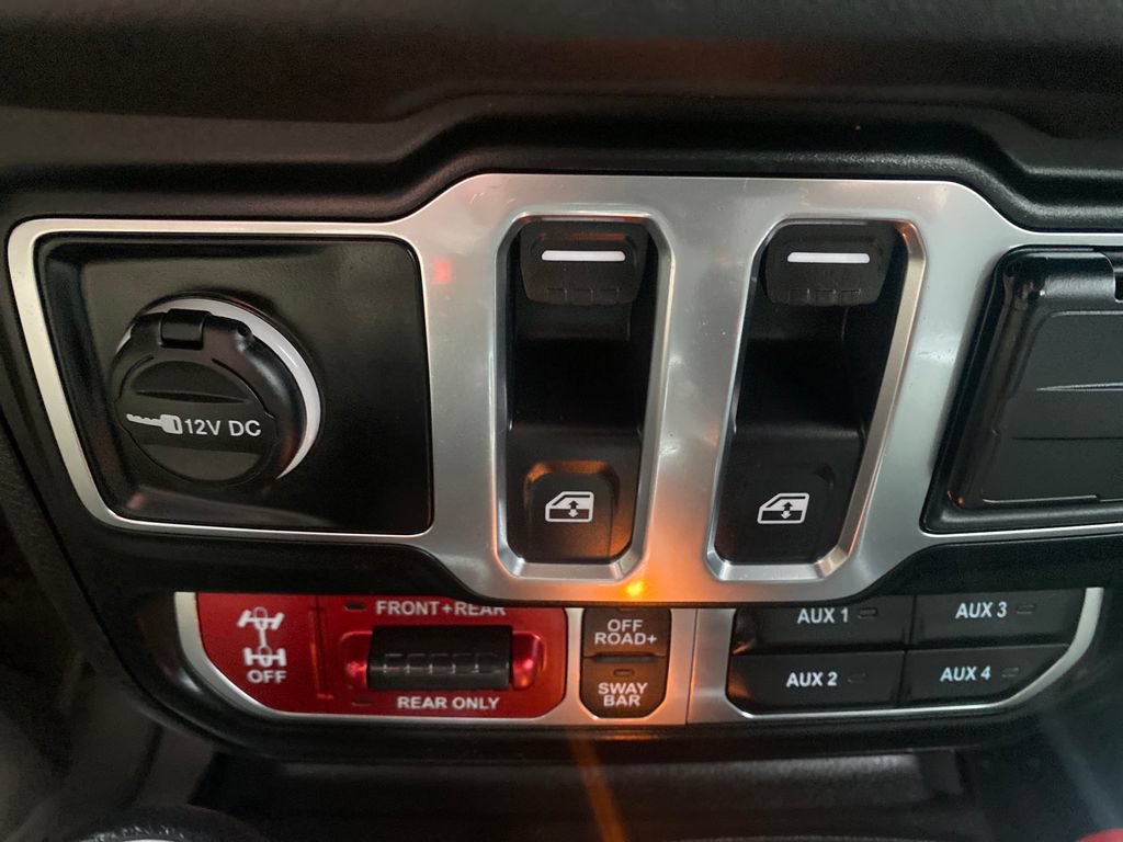 Used 2024 Jeep Wrangler Rubicon AWD/4WD image 22