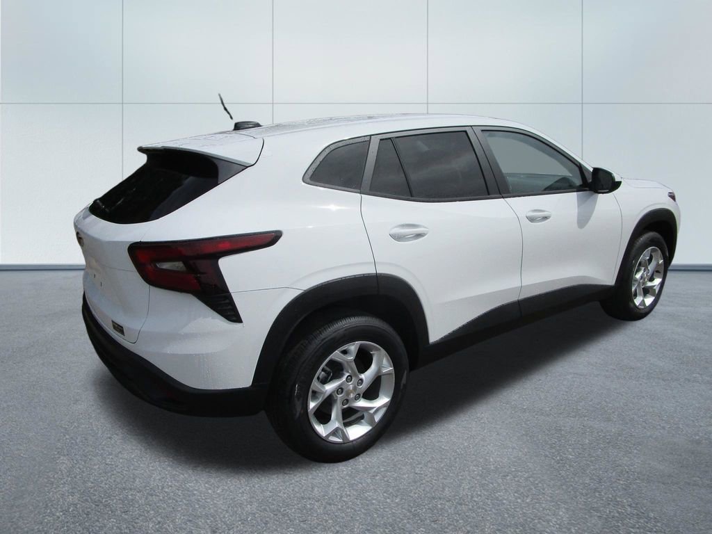New 2026 Chevrolet Trax LS w/ LS Convenience Package FWD image 8