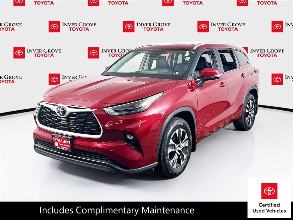 Certified 2025 Toyota Highlander XLE image 1