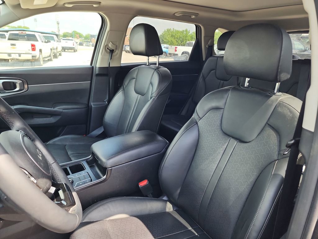 Used 2023 Kia Sorento S w/ Panoramic Sunroof Package FWD image 12