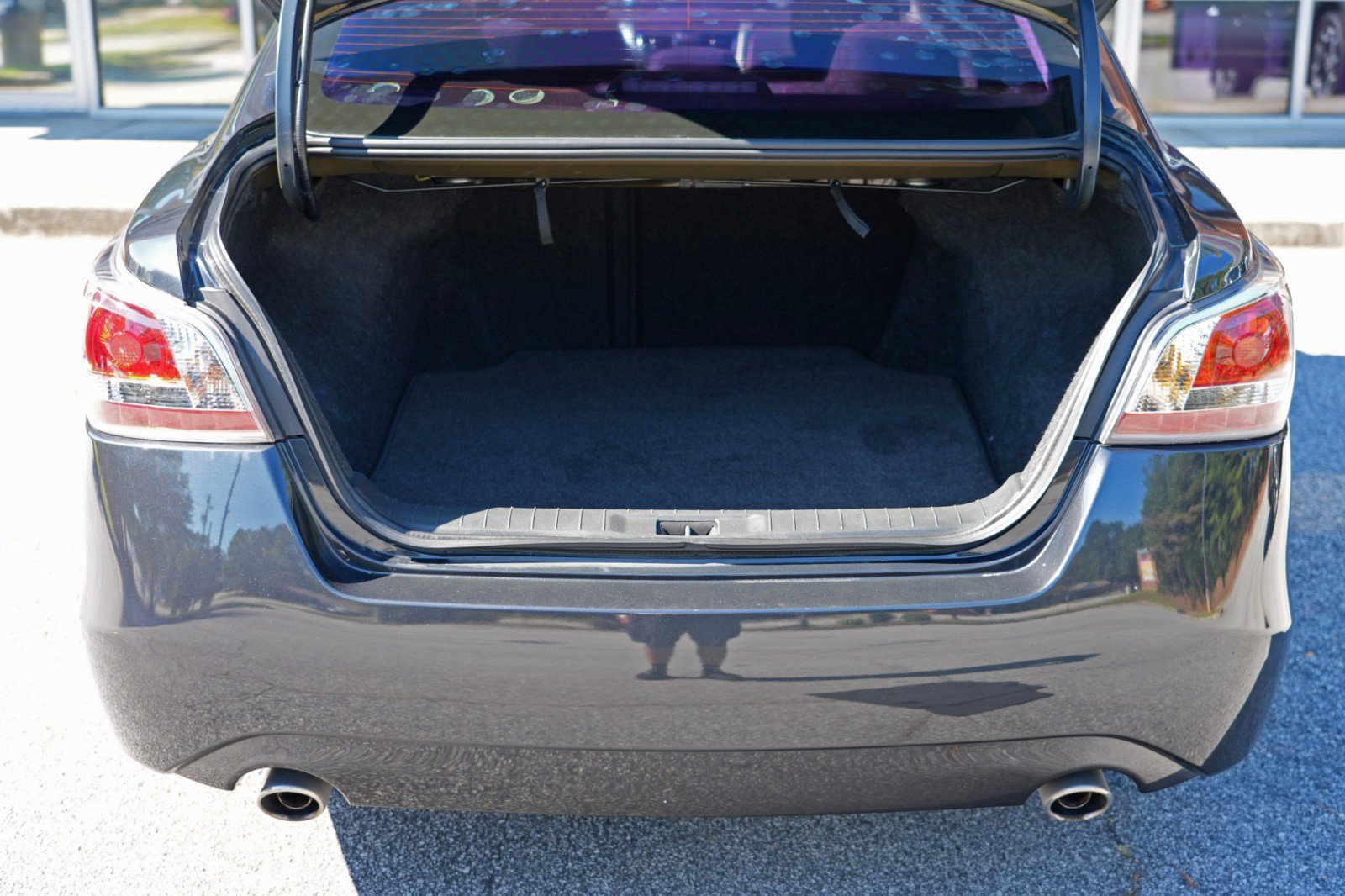 Used 2015 Nissan Altima 2.5 SV w/ Convenience Package FWD image 9