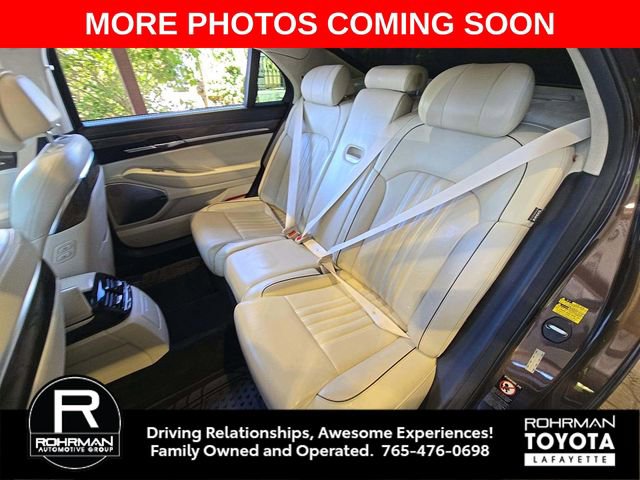 Used 2017 Genesis G90 5.0 Ultimate RWD image 9