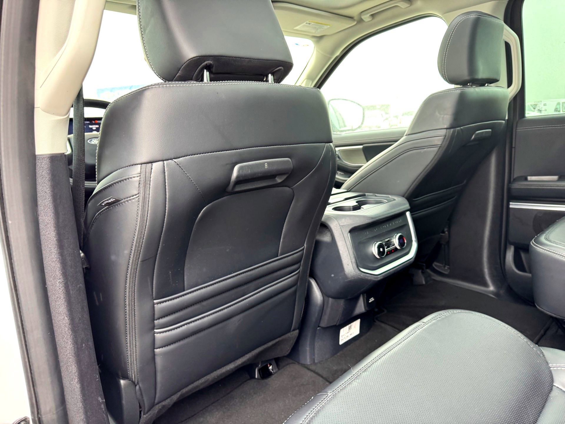 Used 2025 Ford Expedition Max Platinum AWD/4WD image 21