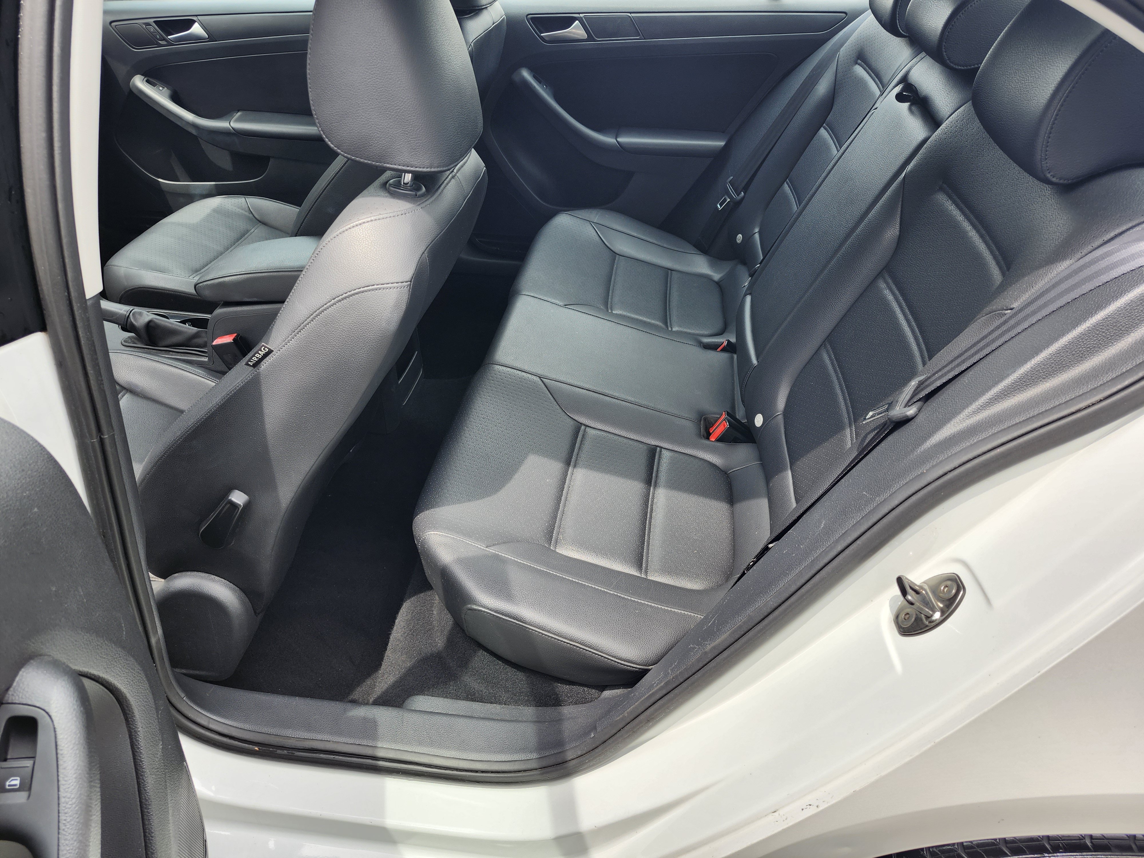 Used 2014 Volkswagen Jetta SE FWD image 5