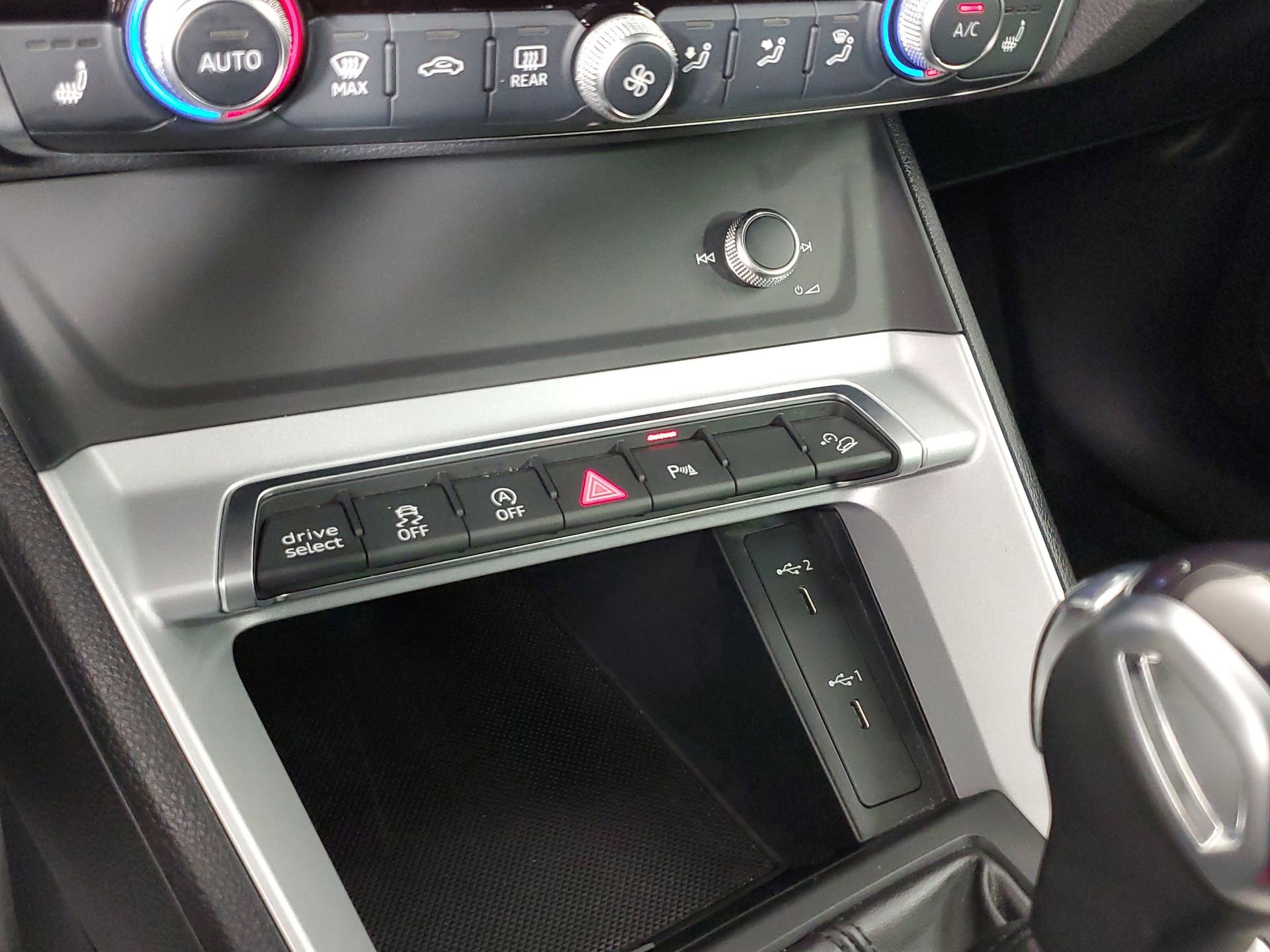 Certified 2022 Audi Q3 2.0T Premium w/ Convenience Package image 44