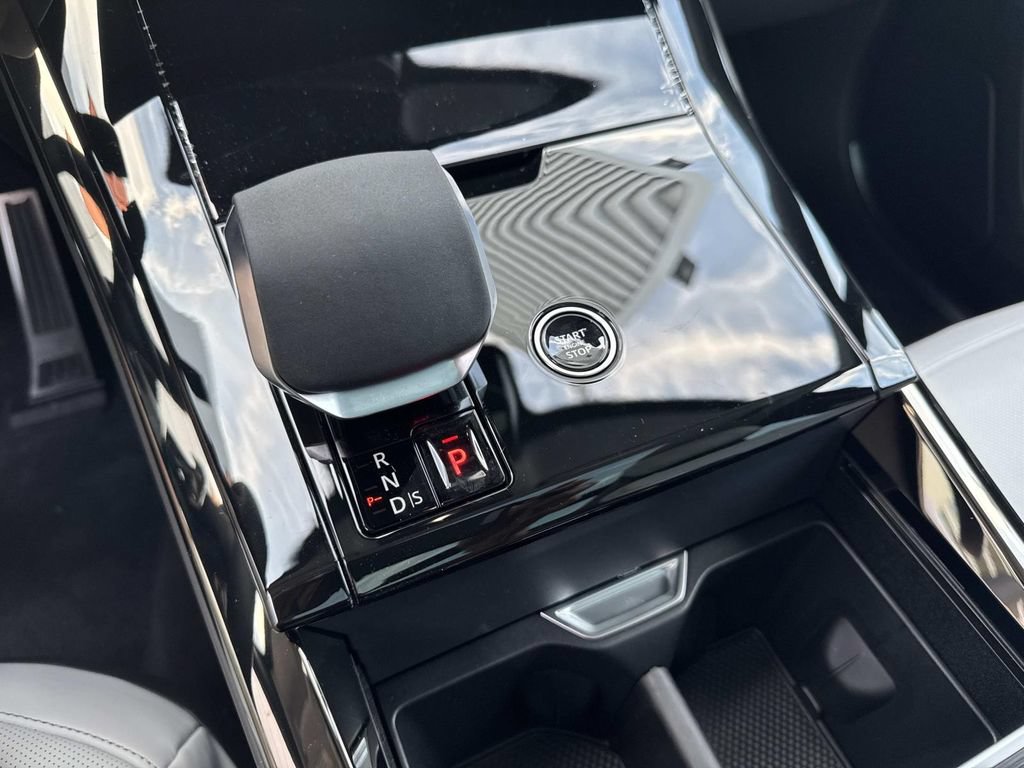 New 2027 Land Rover Range Rover Sport Battersea AWD/4WD image 28