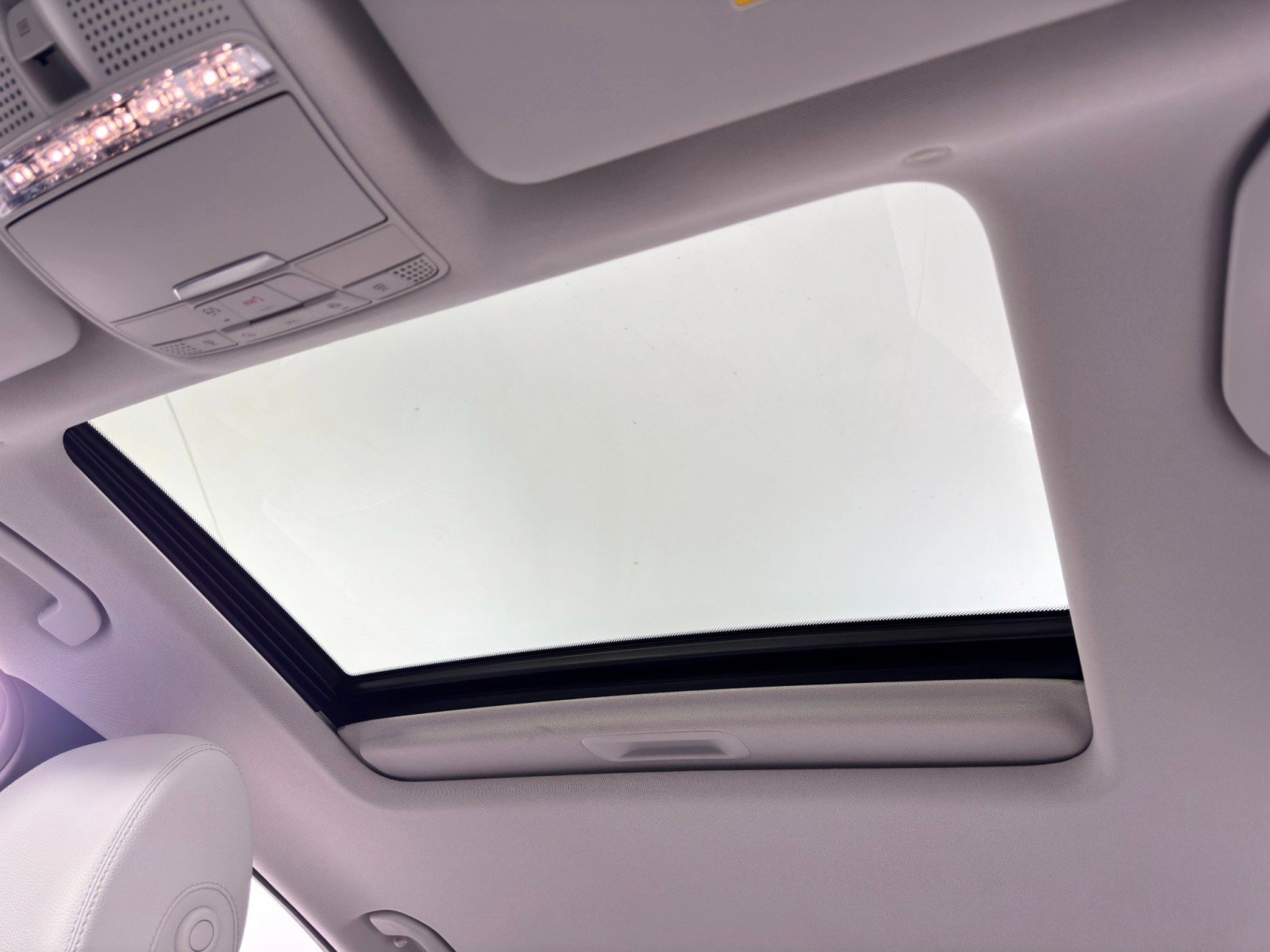 Used 2021 Mercedes-Benz E 350 Sedan w/ Premium Package image 11