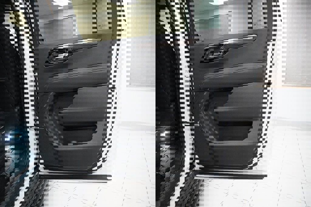 New 2025 Chevrolet Suburban Premier image 52