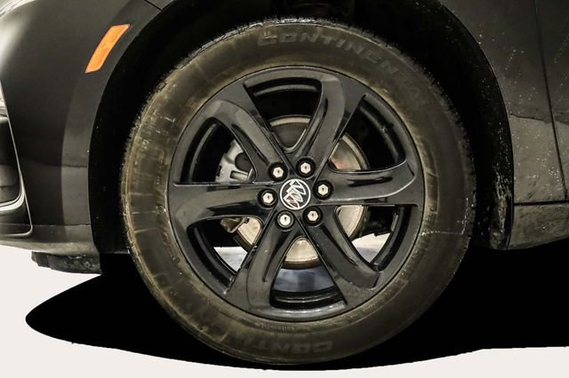 Used 2024 Buick Enclave Essence w/ LPO, Touring Package image 9