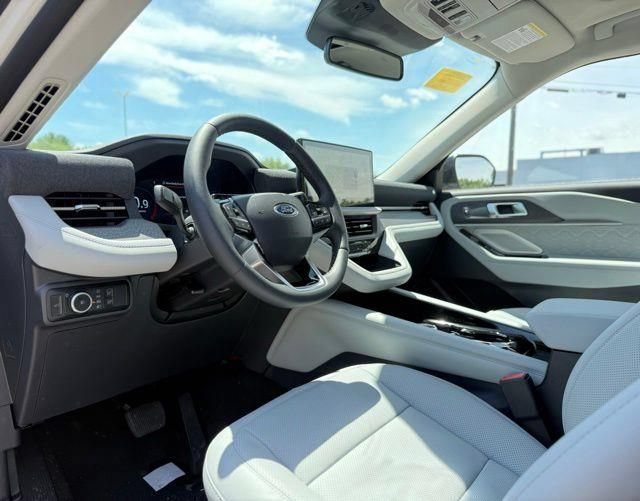 New 2026 Ford Explorer Platinum w/ LUX Leather Package AWD/4WD image 14