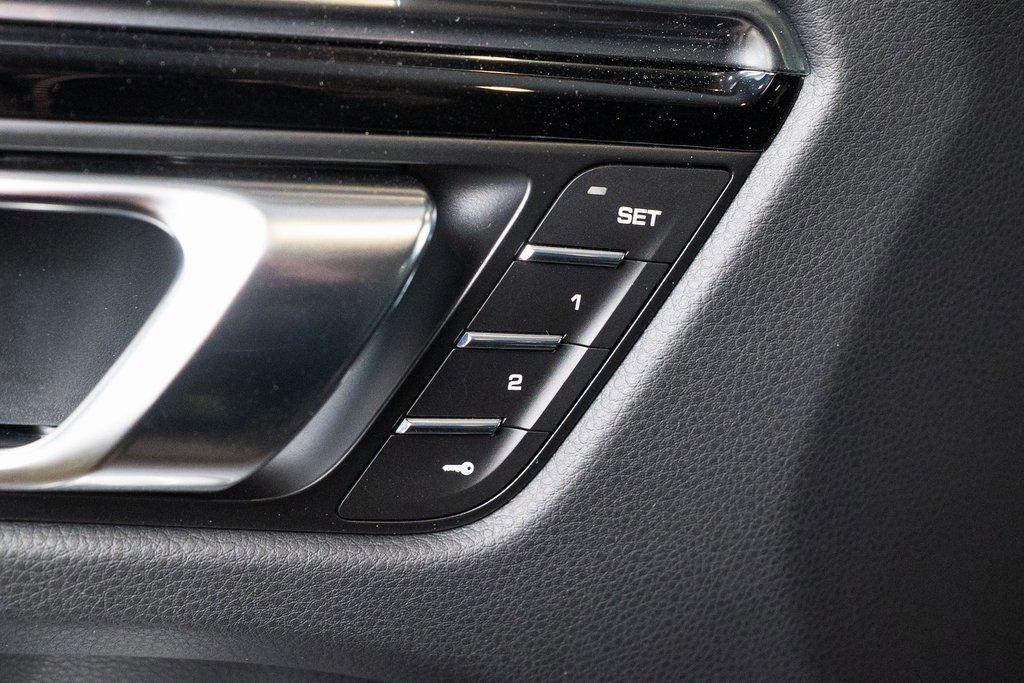 New 2026 Porsche Macan AWD/4WD image 19