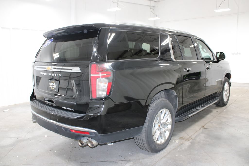 Used 2024 Chevrolet Suburban Premier AWD/4WD image 9