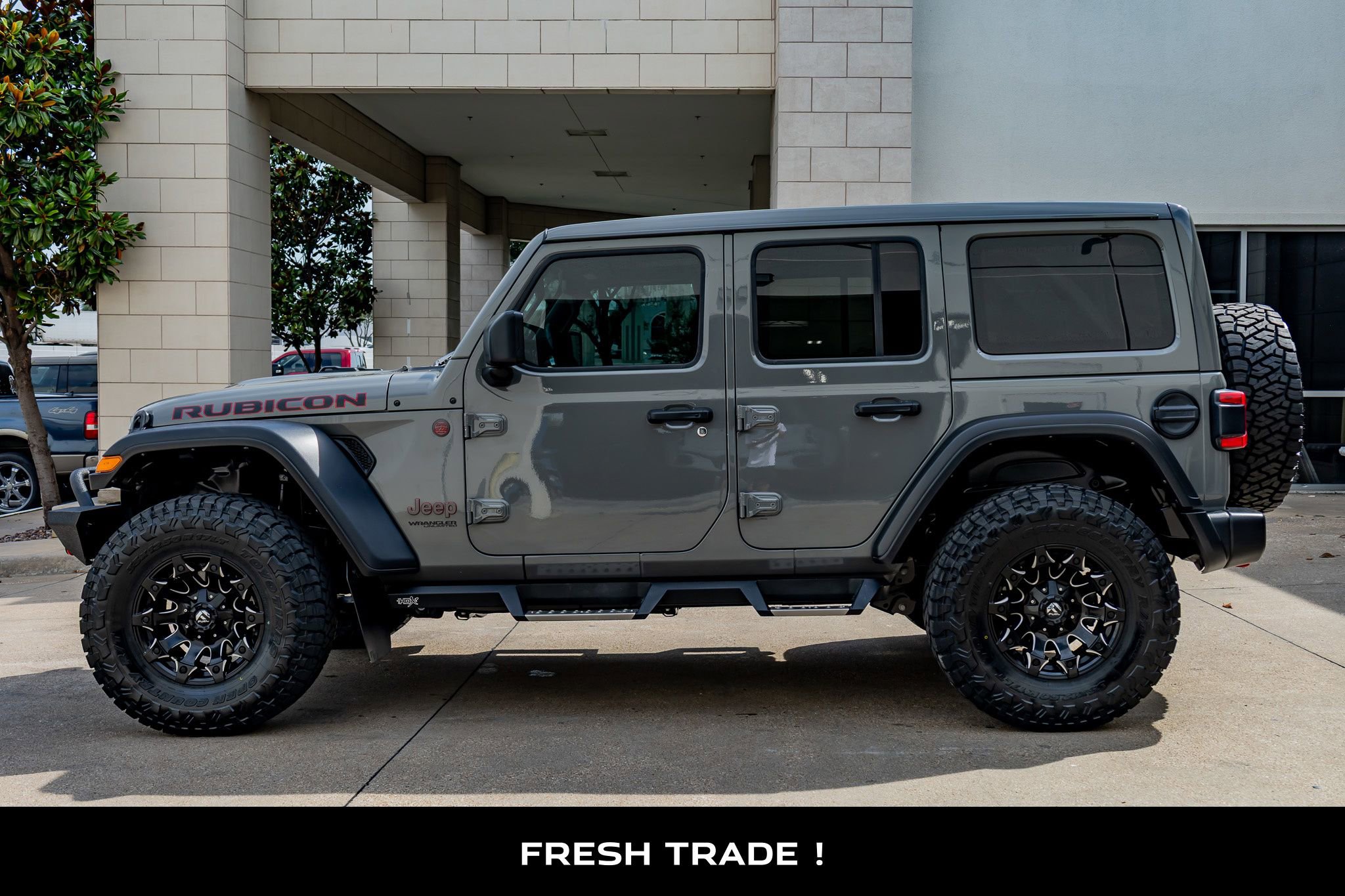 Used 2022 Jeep Wrangler Unlimited Rubicon w/ LED Lighting Group AWD/4WD image 5