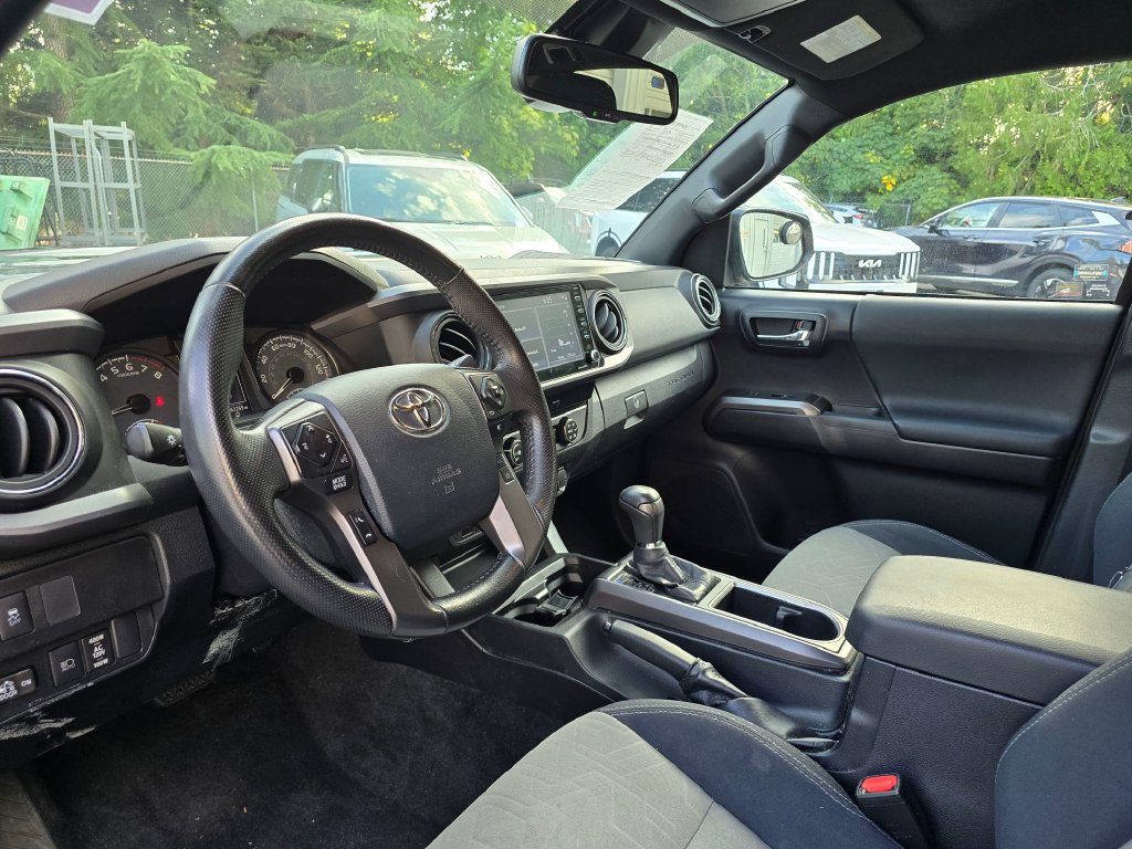 Used 2020 Toyota Tacoma TRD Sport w/ Technology Package RWD image 10