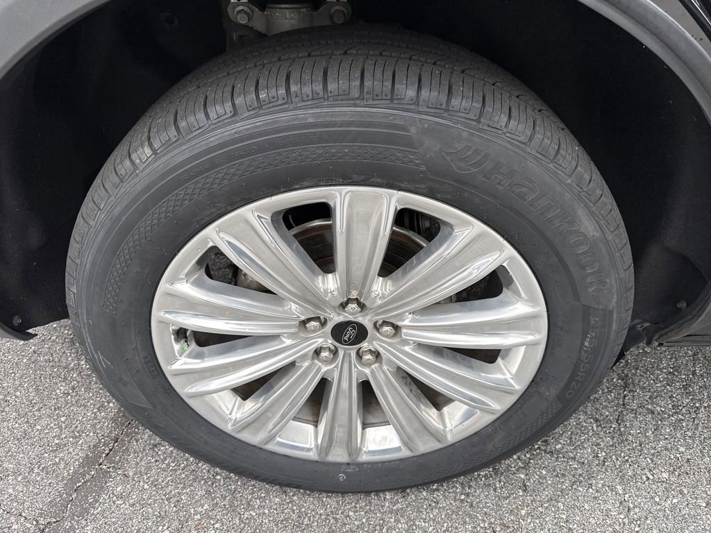 Used 2025 Ford Explorer Platinum w/ LUX Leather Package AWD/4WD image 17