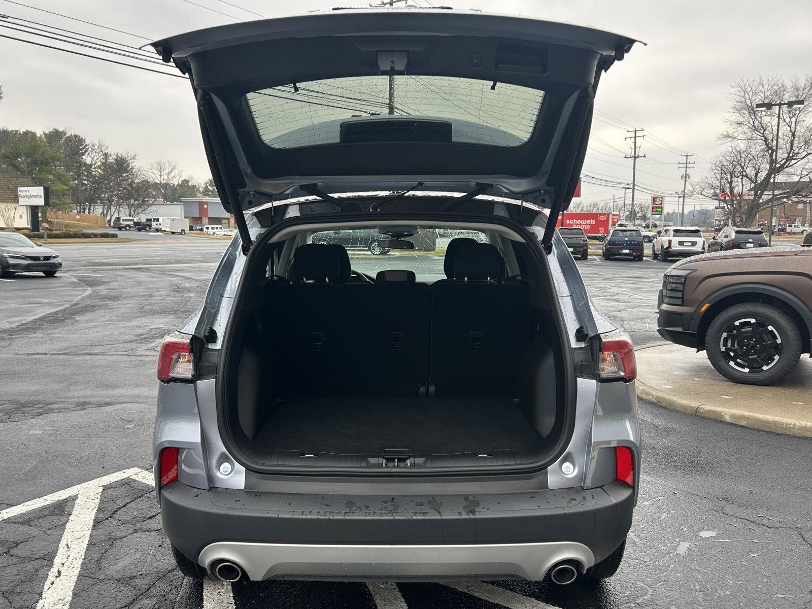 Used 2022 Ford Escape SE w/ Convenience Package AWD/4WD image 5
