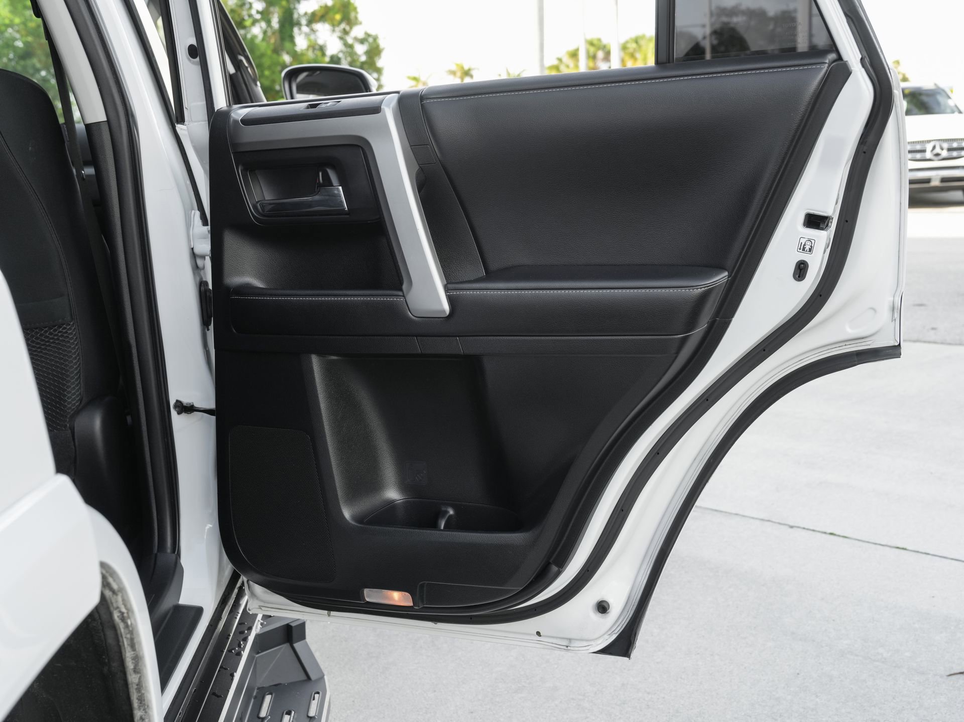 Used 2018 Toyota 4Runner SR5 RWD image 34