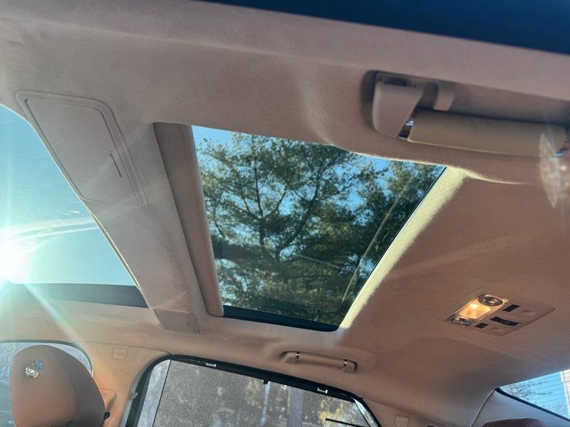 Used 2014 Jaguar XJ L Portfolio image 11