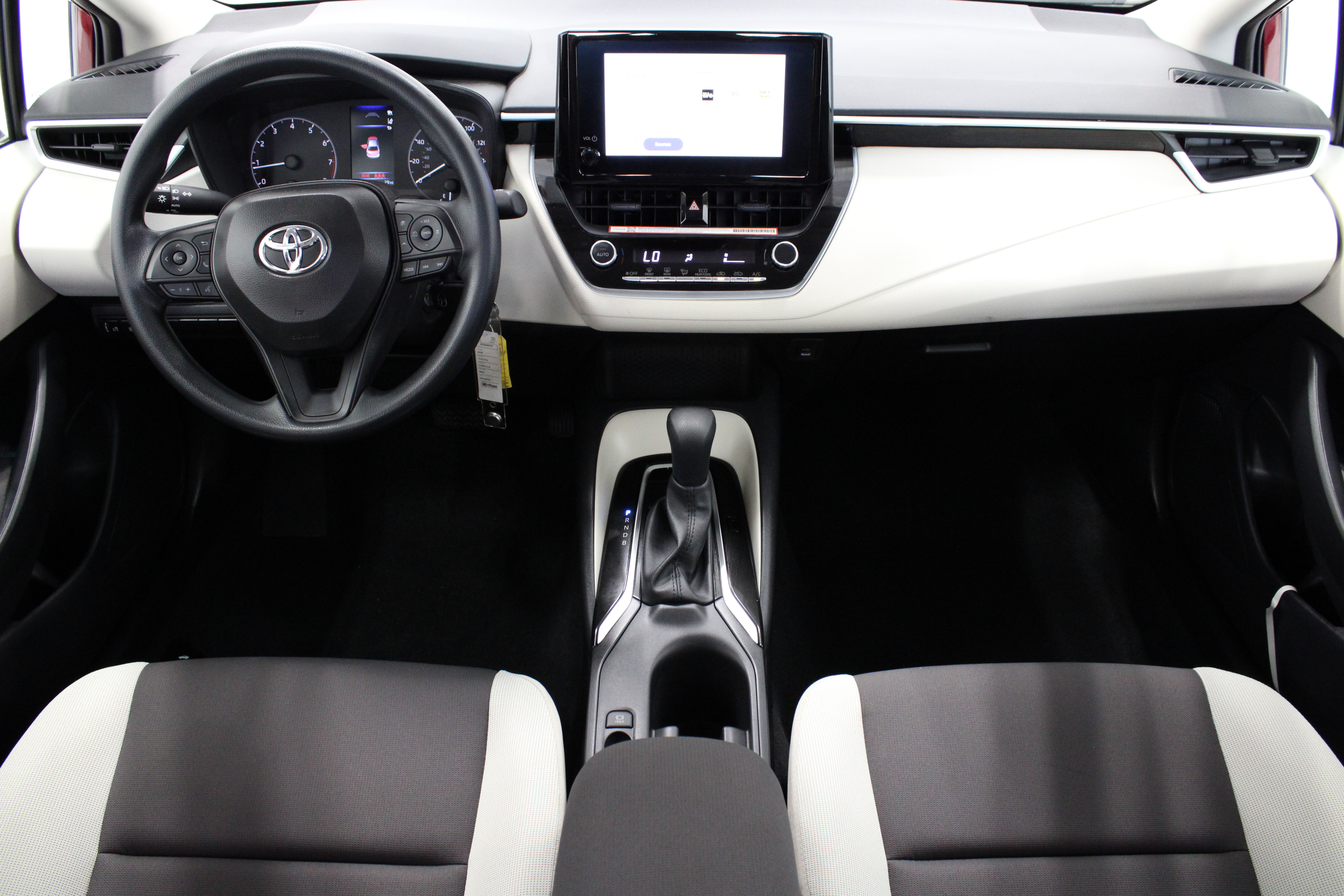 Certified 2025 Toyota Corolla LE FWD image 26