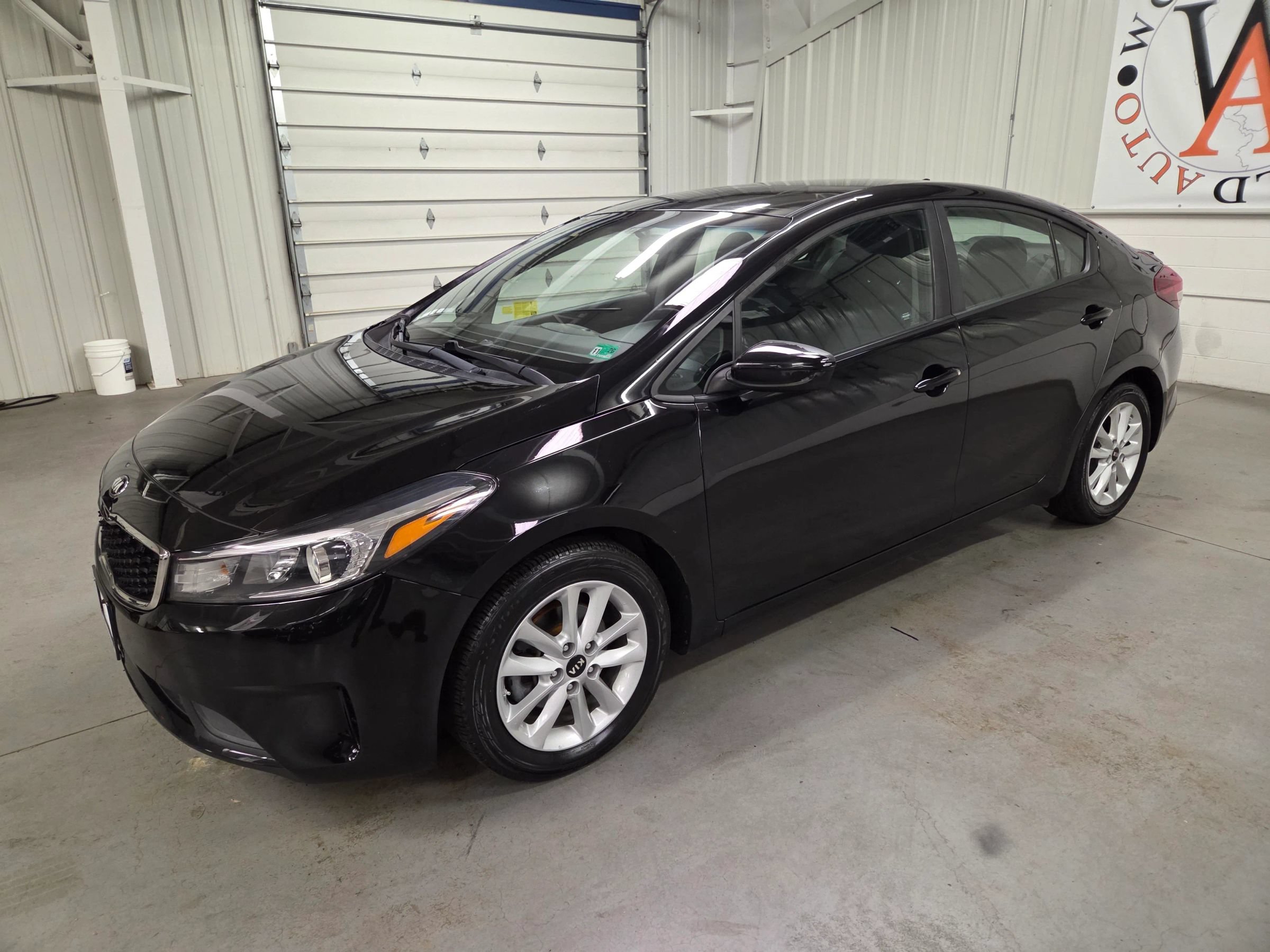 Used 2017 Kia Forte S FWD image 2