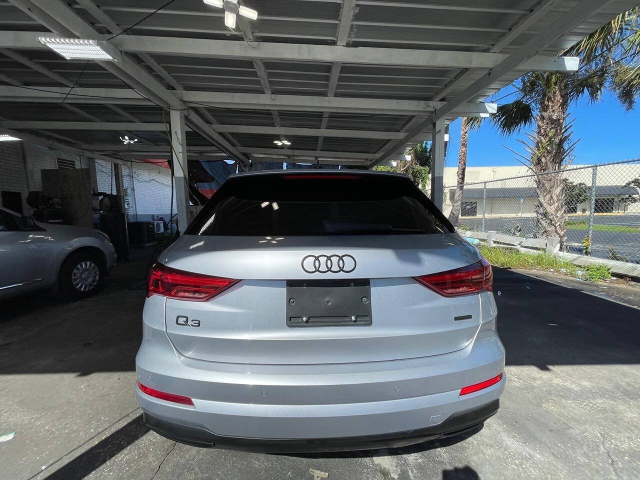 Used 2020 Audi Q3 2.0T Premium w/ Convenience Package AWD/4WD image 5