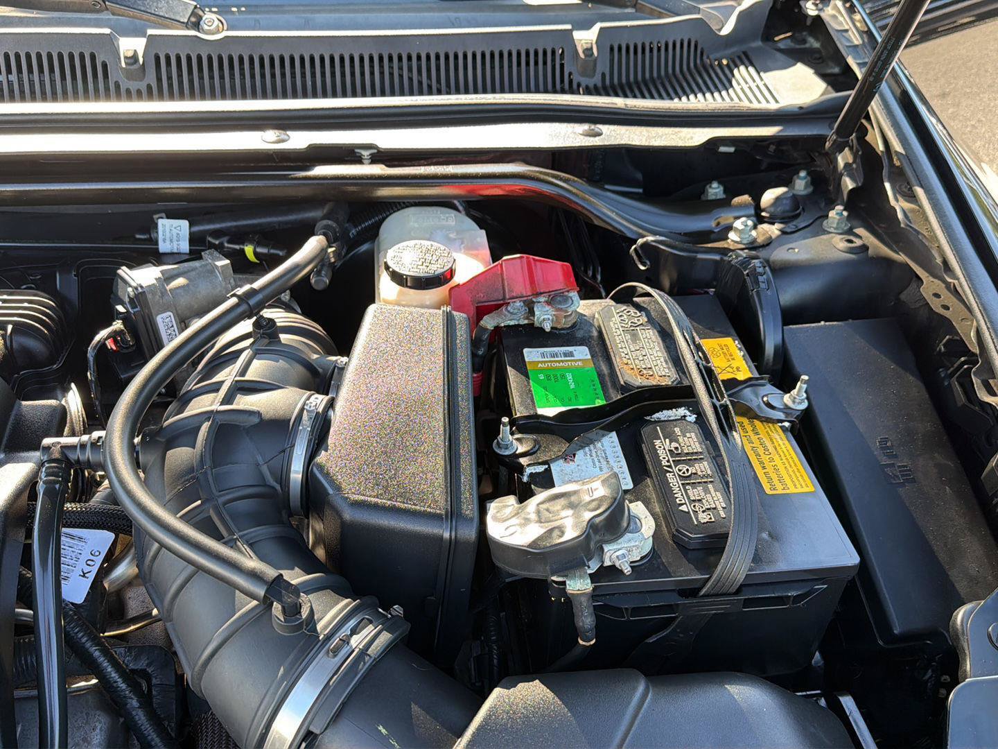 Used 2010 Lincoln MKS FWD image 39