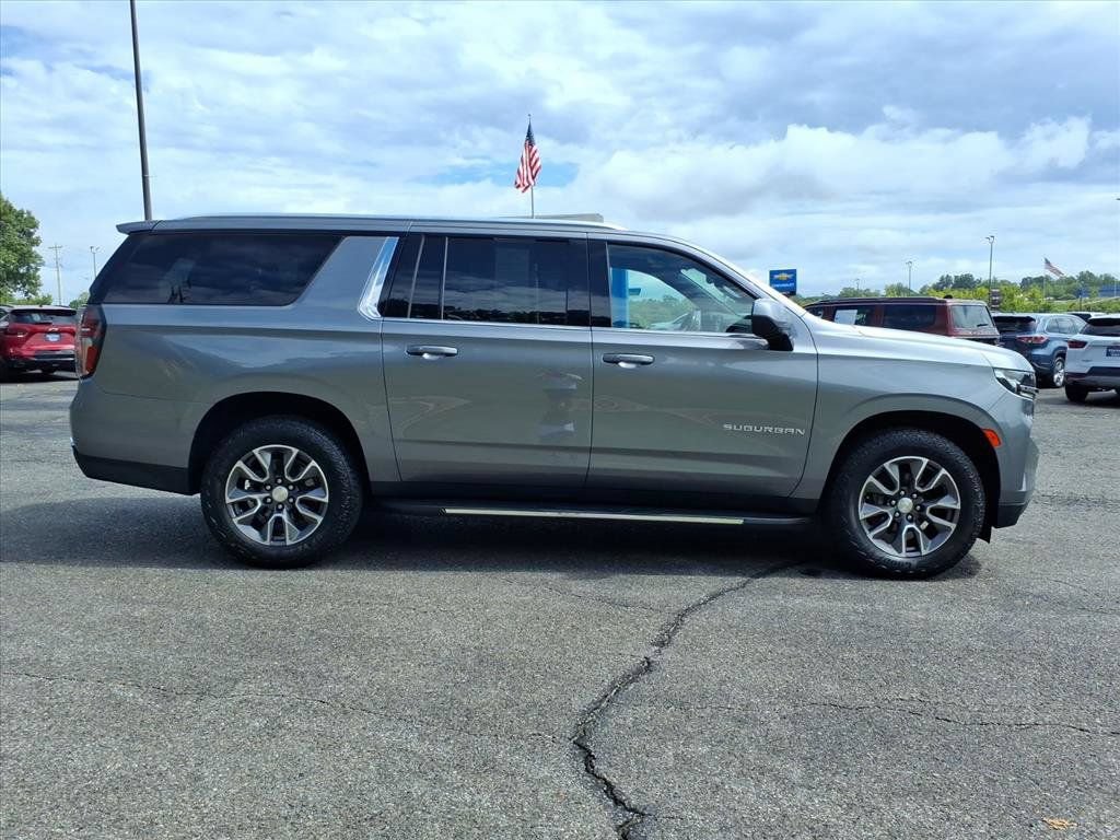 Used 2021 Chevrolet Suburban LT w/ Rear Media and Nav Package AWD/4WD image 2