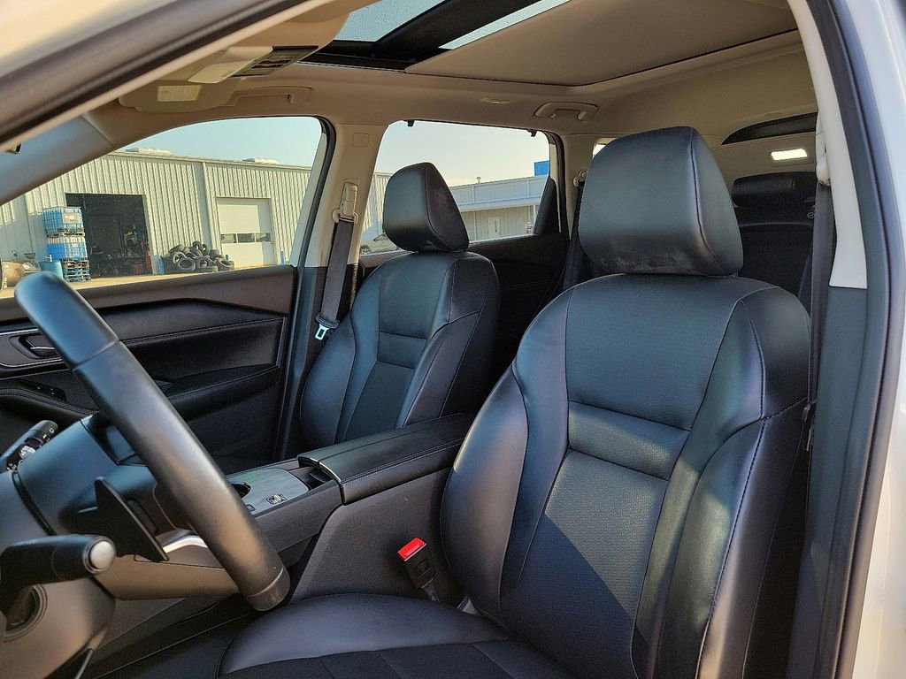 Used 2021 Nissan Rogue SV w/ Premium Package image 11