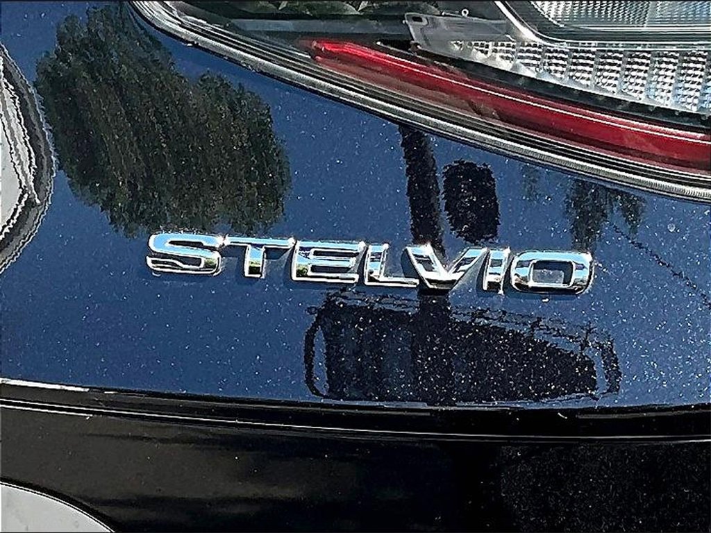 Used 2024 Alfa Romeo Stelvio Ti image 13