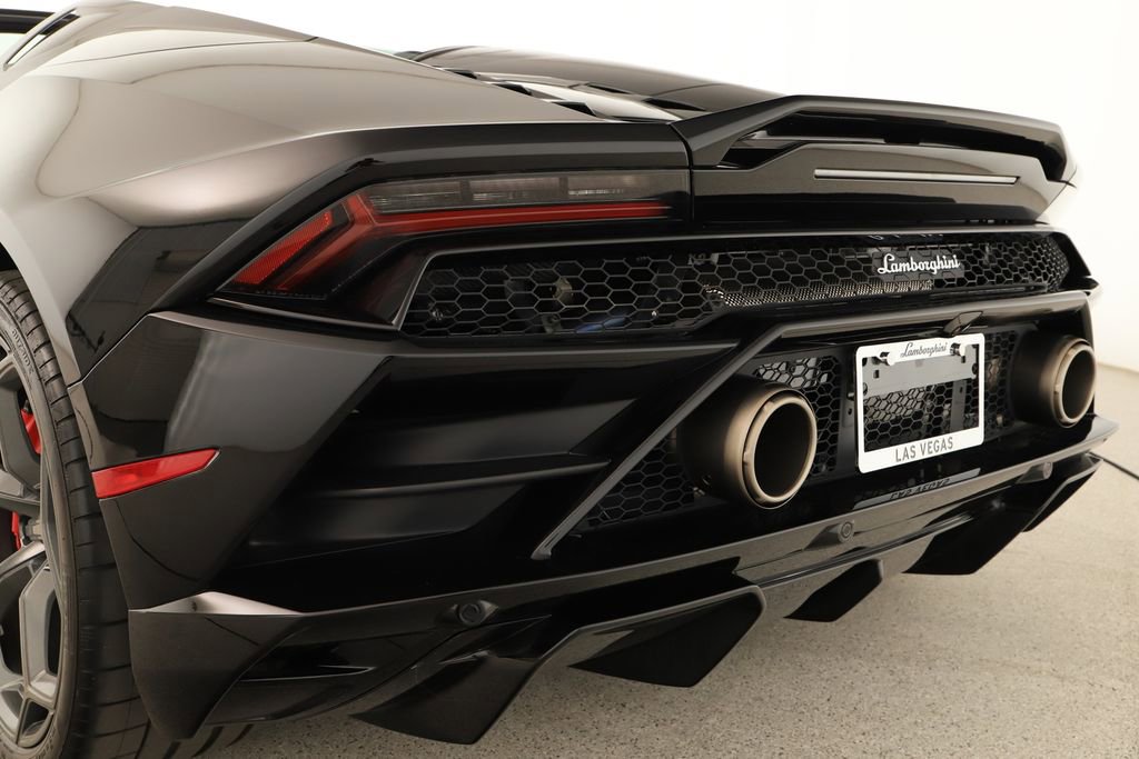 Used 2023 Lamborghini Huracan EVO RWD image 35