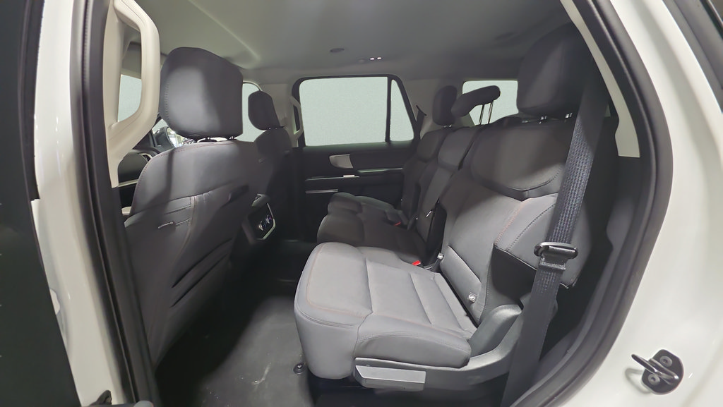 Certified 2025 Ford Expedition Active AWD/4WD image 28