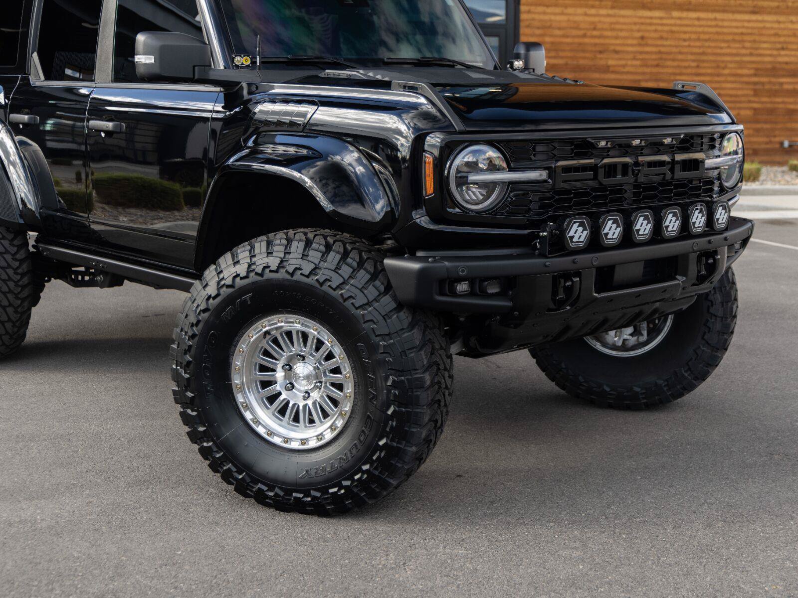 Used 2025 Ford Bronco Raptor AWD/4WD image 3