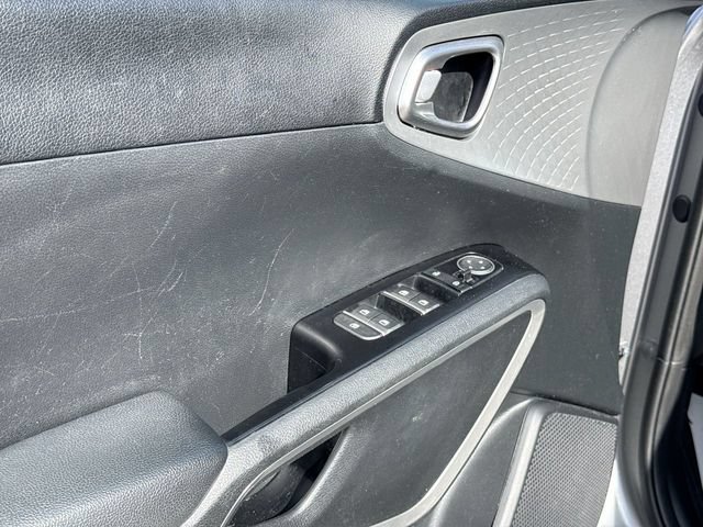 Used 2023 Kia Soul LX FWD image 8