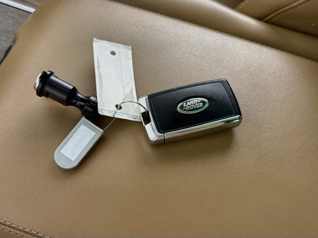 Used 2023 Land Rover Range Rover SE AWD/4WD image 17