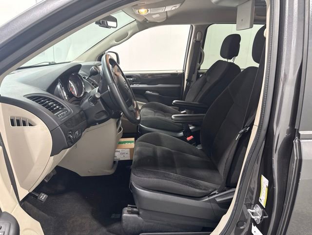 Used 2017 Dodge Grand Caravan SE w/ Power Window Group FWD image 9