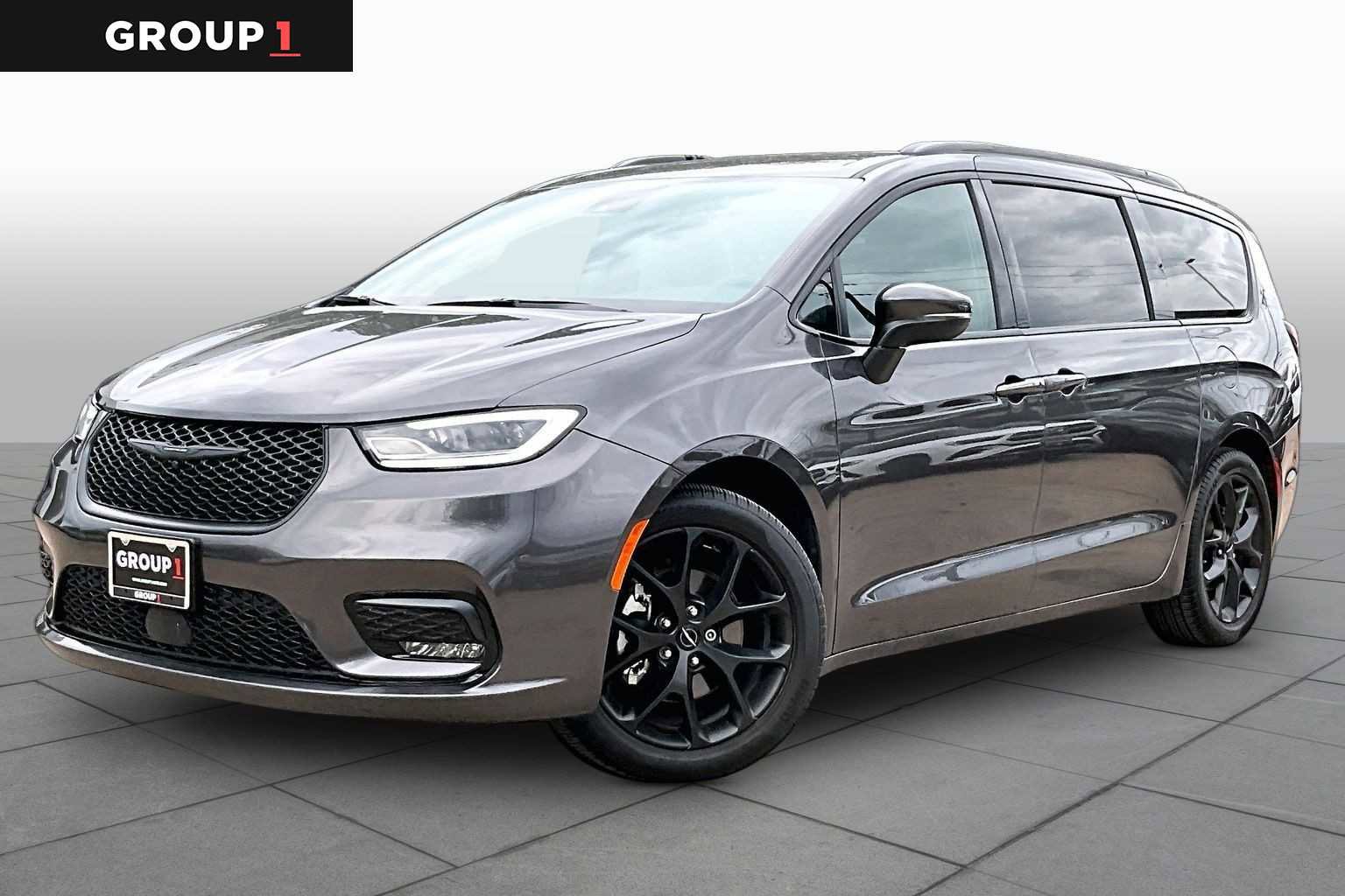 Used 2023 Chrysler Pacifica Touring-L w/ S Appearance Package FWD video 1