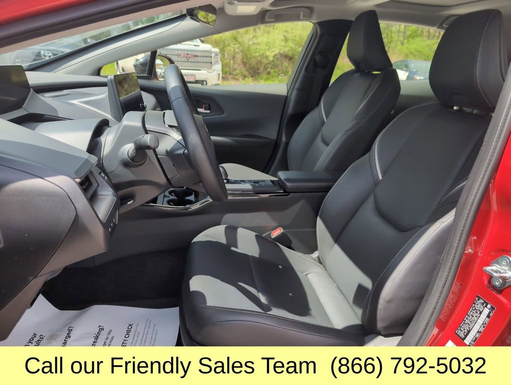 Used 2025 Toyota Prius XLE AWD/4WD image 10