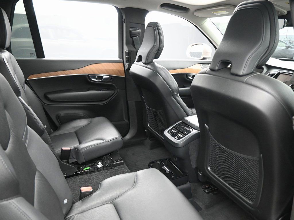 Used 2023 Volvo XC90 B6 Plus AWD/4WD image 37