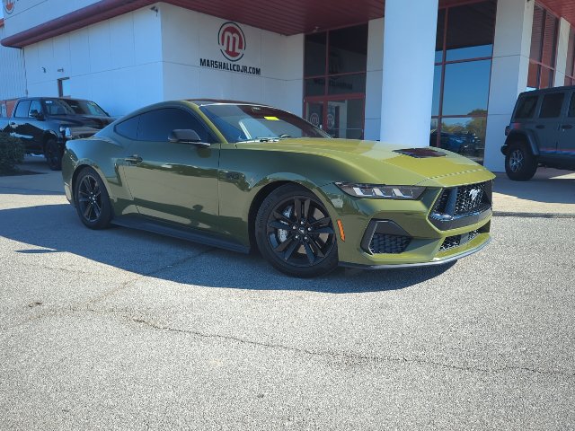 Used 2024 Ford Mustang GT RWD image 5