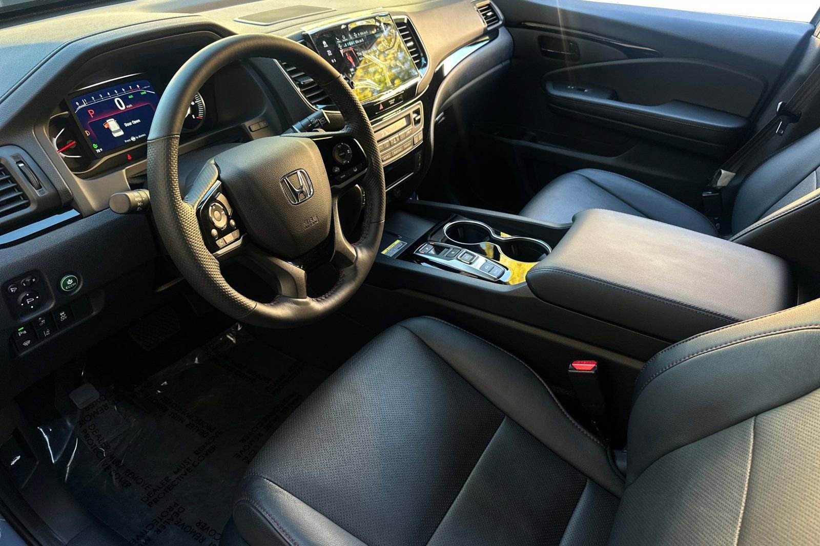 Used 2025 Honda Passport Black Edition image 8
